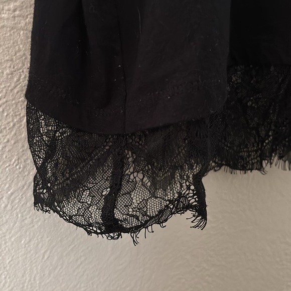 Lane Bryant Lace Edge Women’s Plus Size T-shirt, Black, 22/24 3X - Picture 2 of 6